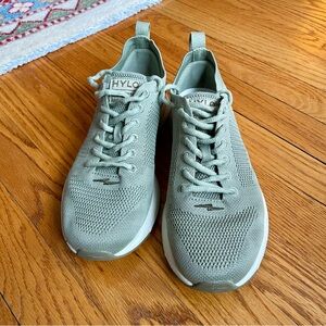 Women’s Hylo sage green running shoe